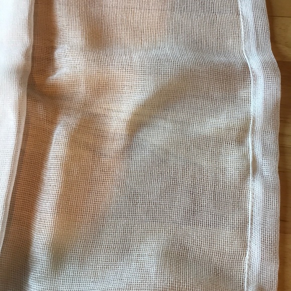 Semi-sheer open weave panels - Picture 4 of 4